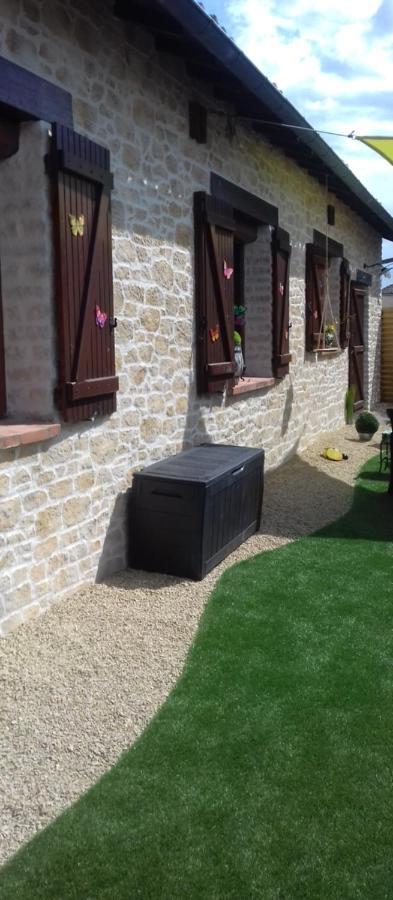Au Gue Du Bois Bed & Breakfast Neuville-de-Poitou ภายนอก รูปภาพ