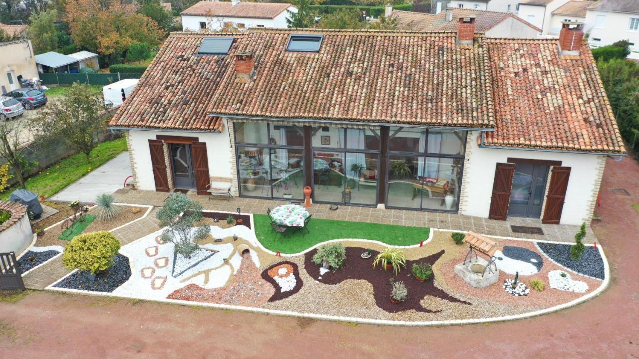 Au Gue Du Bois Bed & Breakfast Neuville-de-Poitou ภายนอก รูปภาพ